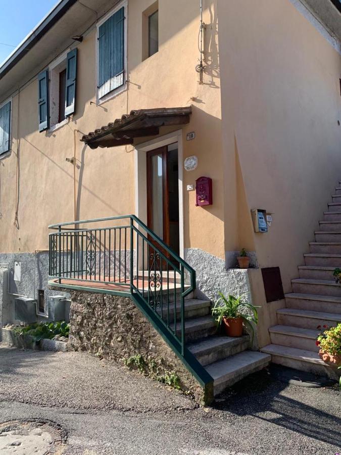 Casa Lisetta, 3-Room Apartment With Lake View Torri Del Benaco Eksteriør billede