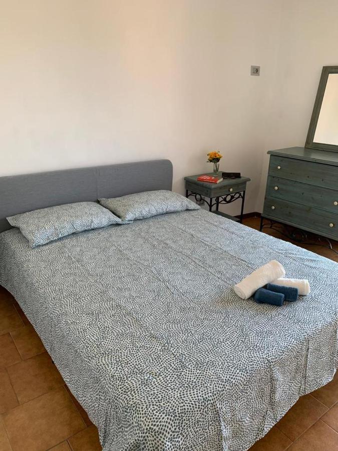 Casa Lisetta, 3-Room Apartment With Lake View Torri Del Benaco Eksteriør billede